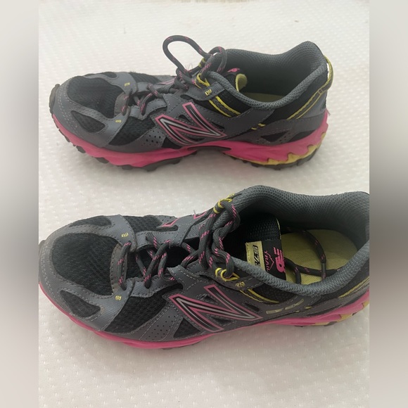 COPY - New Balance 573 trail running shoes wide width - Picture 3 of 9